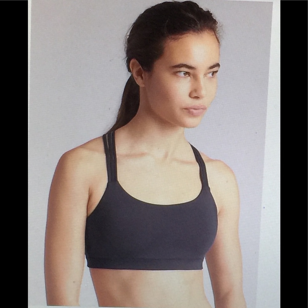 GapFit Eclipse Medium Impact Strappy Sports Bra